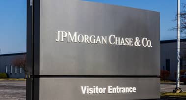 Analyst: big banks have an edge over their smaller rivals