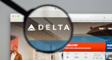 Delta Air Lines anuncia un aumento en las primas de seguro médico para empleados no vacunados