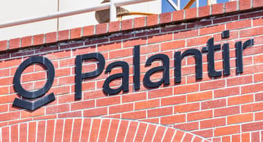 Palantir stock analysis ahead of earnings: brace for a big crash