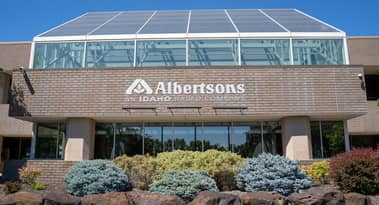 Albertsons CEO on supply chain issues: ‘there’s no reason to panic on that front’