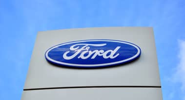 Is January 2023 a good month for buying Ford shares?