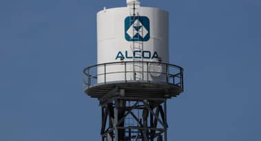 ¿Debería invertir en acciones de Alcoa después de iniciar un programa de recompra de acciones?