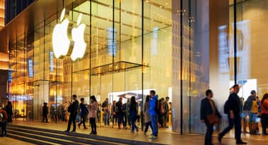 Le azioni Apple sono da comprare in vista della grande offerta di iPhone durante le festività natalizie?