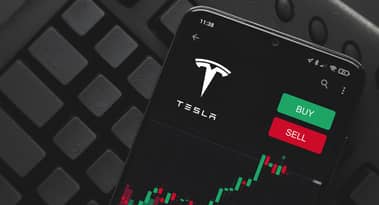 Posti migliori per scambiare azioni Tesla in rialzo dopo le prime consegne della nuova Tesla Model X