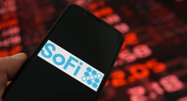 ¿Debería invertir en SoFi Technologies después de anunciar una oferta de deuda convertible?