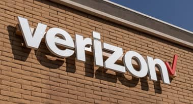 ¿Es la acción de Verizon una compra o venta cuando Barclays ajusta el precio objetivo a 55 dólares?