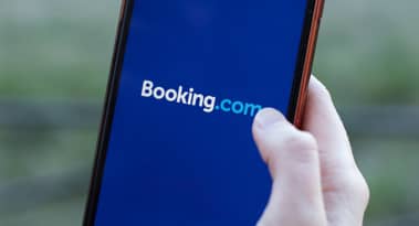 Booking stock price slowly forms a risky pattern ahead of earnings