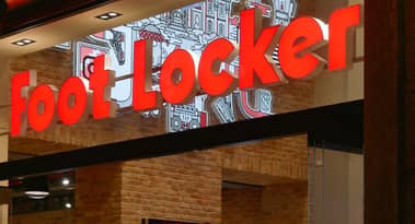 Foot Locker stock forecast as shares plunge on supply chain warning