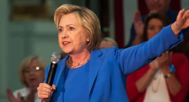 Laut Hillary Clinton könnte Krypto den Dollar untergraben und Nationen ruinieren