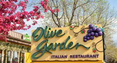 Darden Restaurants slides on weak guidance: ‘I’d be looking to buy’
