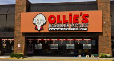 Ollie’s Bargain tanks 20% following quarterly results