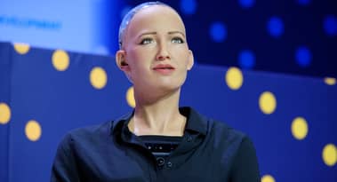 Le robot Sophia deviendra un « être IA » pour le métaverse