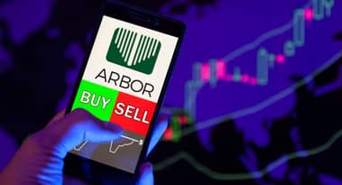 Estas 2 acciones de dividendos de "compra fuerte" rindieron al menos un 7%, ¿es hora de comprar?