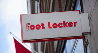Foot Locker stock down 35%: what’s disappointing shareholders?