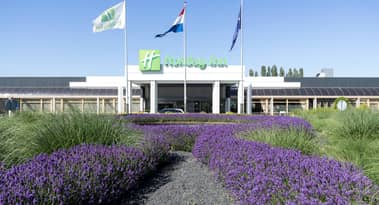Intercontinental Hotels reports 21% growth in revenues. Should you hold?