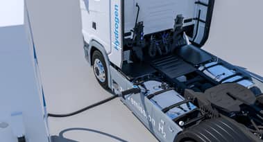 Nikola stock forecast: buying NKLA is risky, shorting is riskier