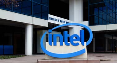 Intel stock price: is this fallen angel a good buy?