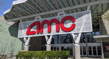 Cinemark tiene sopra il supporto, AMC scende. Quale comprare?