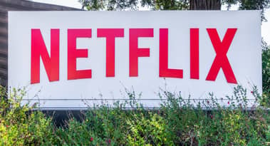 Vous pouvez acheter des actions Netflix ici : elles ont augmenté de 3 % dans un contexte de répression imminente du partage de mots de passe