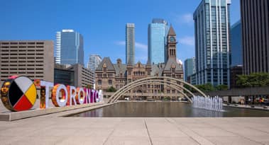 S&P/TSX index pressured as RBC, BMO, TD Bank stocks slip