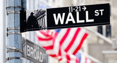 2 5-star ETFs that beat the S&P 500 (SPY) ETF: COWZ, MOAT