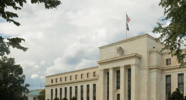 U.S. Fed hebt Zinssätze um 50 Basispunkte an