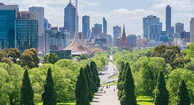 Should you buy or sell the Aussie dollar amid the RBA pivoting?