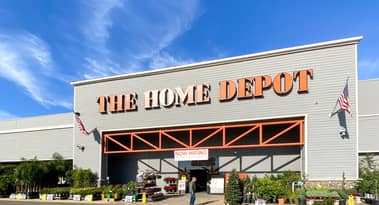 Should you buy Home Depot stock despite weak guidance?