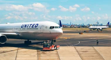 United Airlines hikes lounge fees to $1,400 as loyalty revenue surges to $3.49B