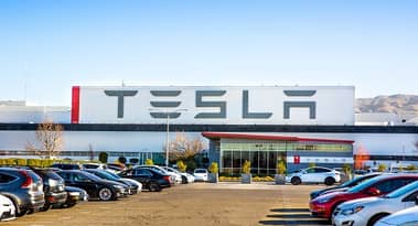 Tesla's stock price crashes, down -9% on missing 4Q2022 consensus