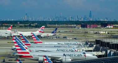 American Airlines trims EPS guidance for Q3 in less than half