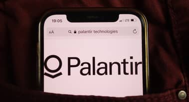 Palantir stock jumps 20% on first-ever profit: sell into the strength?