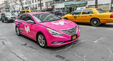 Lyft says its gross bookings will grow 15% annually through 2027