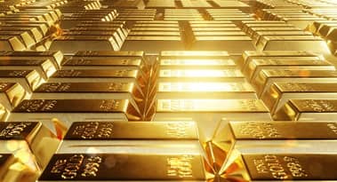 Should you buy gold amid speculators boosting gold long?