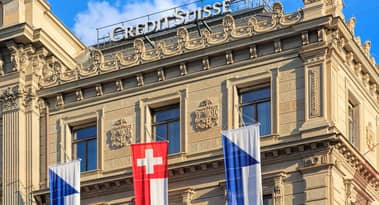 Ações do Credit Suisse caem 28% com bancos europeus pressionados