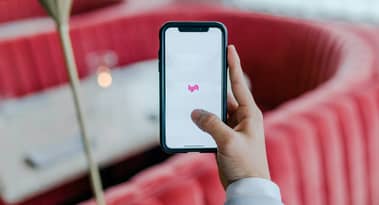 Lyft CEO is stepping down: a reason to buy Lyft shares?