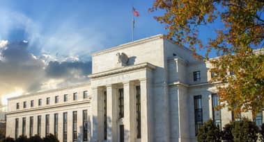 iShares 20+ Year Treasury (TLT) ETF is in a freefall: avoid at all cost