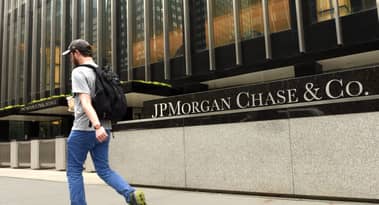 JPMorgan-aktien i fokus när ekonomichefen säger att banken kommer att kämpa mot Trumps kreditkortstak