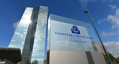 Europeiska börser 20% över låga nivåer, men bankoro och rädsla för global recession hägrar