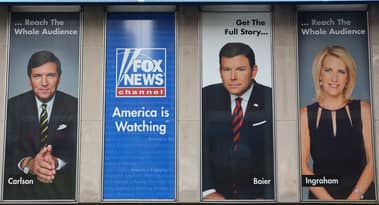 Fox stock price outlook after Tucker Carlson exit: buy or sell?