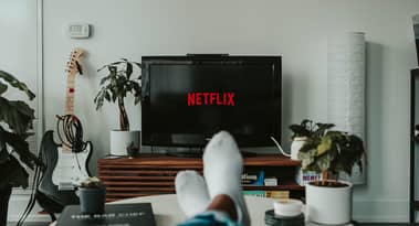 Netflix misses earnings estimates in Q4