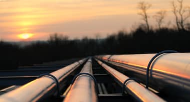 Natural gas price hangs in a balance as it nears make or break level