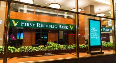 Storing money in banks is a mistake, Michael Saylor says