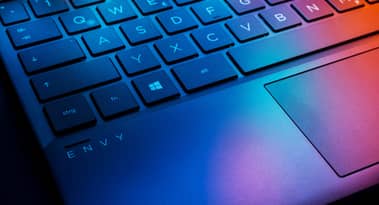 HP slutter sig til AI-løbet, da omsætningen synker til et lavt i flere år