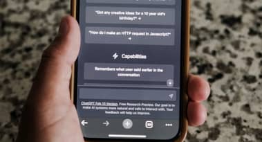 تطبيق DeepSeek الصيني يتفوق على ChatGPT في عدد التنزيلات على متجر تطبيقات Apple