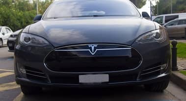 Tesla releases quarterly earnings tomorrow: is Tesla stock a buy or a sell?