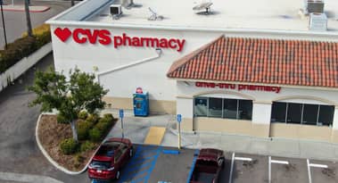 Jim Cramer säger att CVS-aktien kan vara det enda förstklassiga vårdnamnet vi har