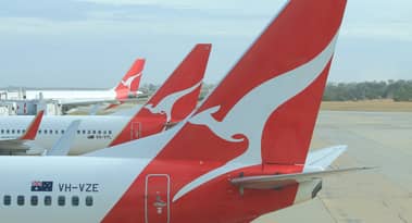 Qantas share price: Flying kangaroo braces for turbulence