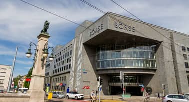 This Swiss Market Index (SMI) private equity stock is thriving
