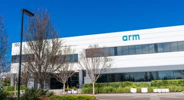Arm aksjekursprognose: 2 risikable mønstre danner seg foran inntjening